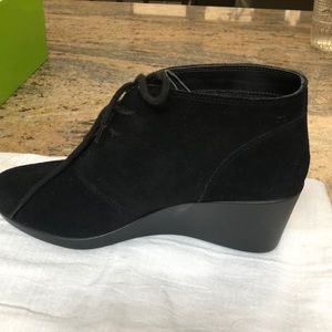 “Crocs”- Gorgeous nubuck wedge